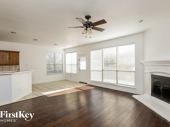 2nd image of 1101 Sunderland Ln
