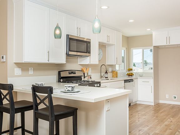 5th image of 8224-28 Poinciana Dr