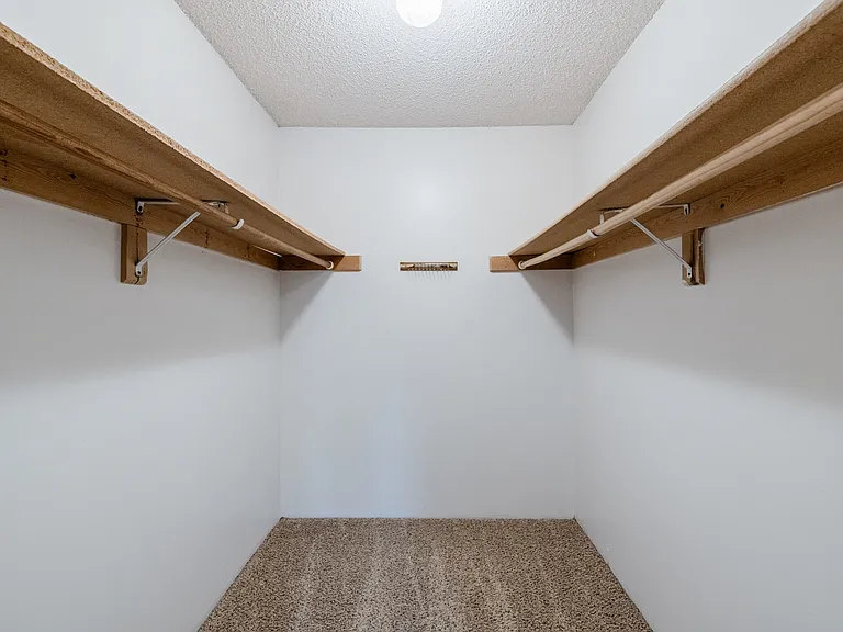1528 C St #5 — Photo 14