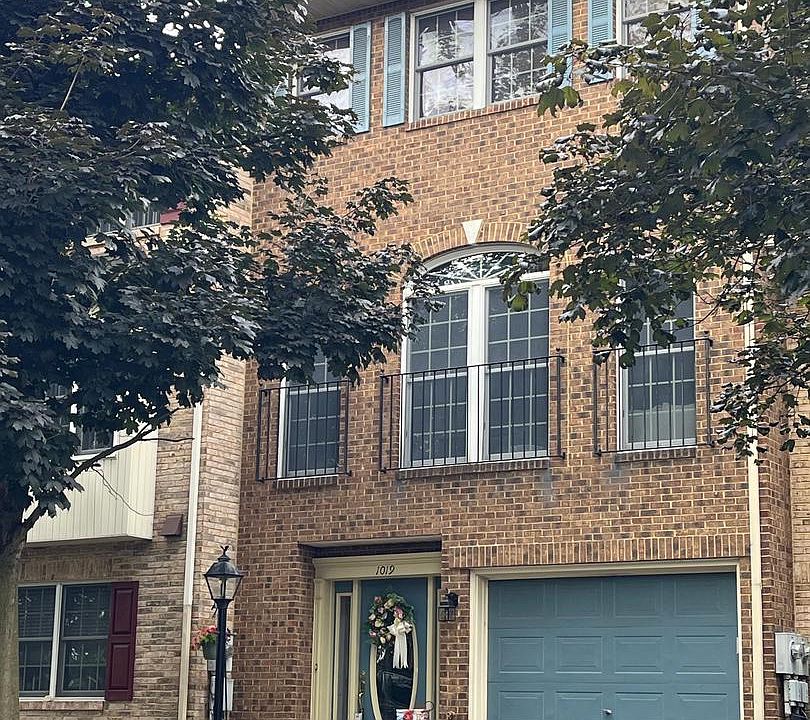 1st image of 1019 Lindsay Ln
