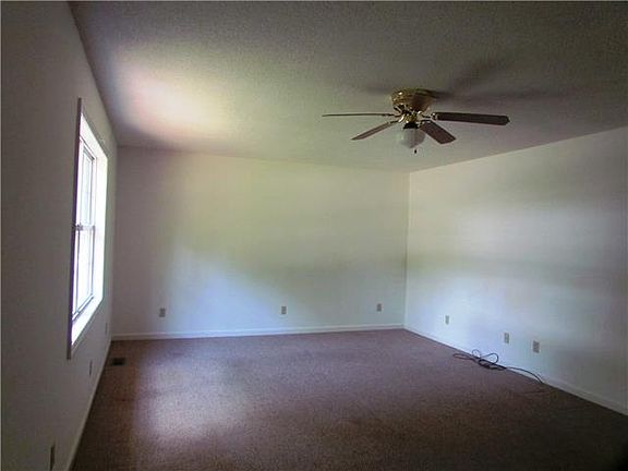 5th image of 388 Alabama Ave