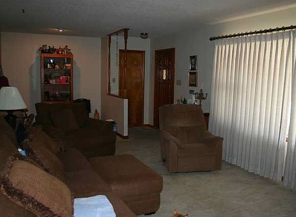 4th image of 1305 Terrace Dr