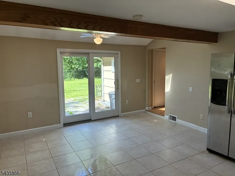 19 Crescent Rd — Photo 2