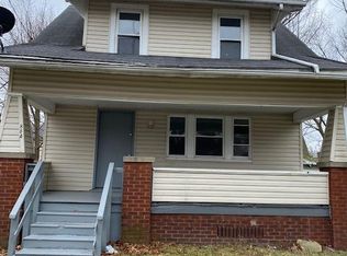 884 Lovers Ln, Akron, OH 44306