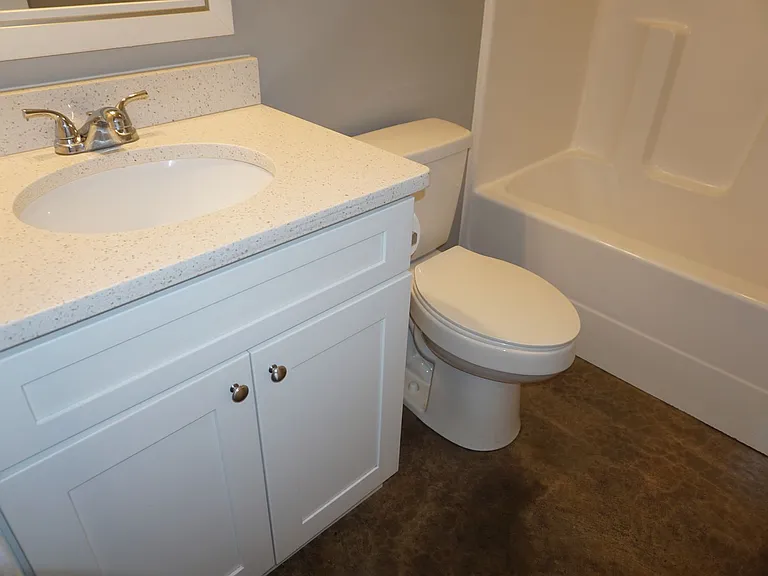 410 W Matthews Ave — Photo 24
