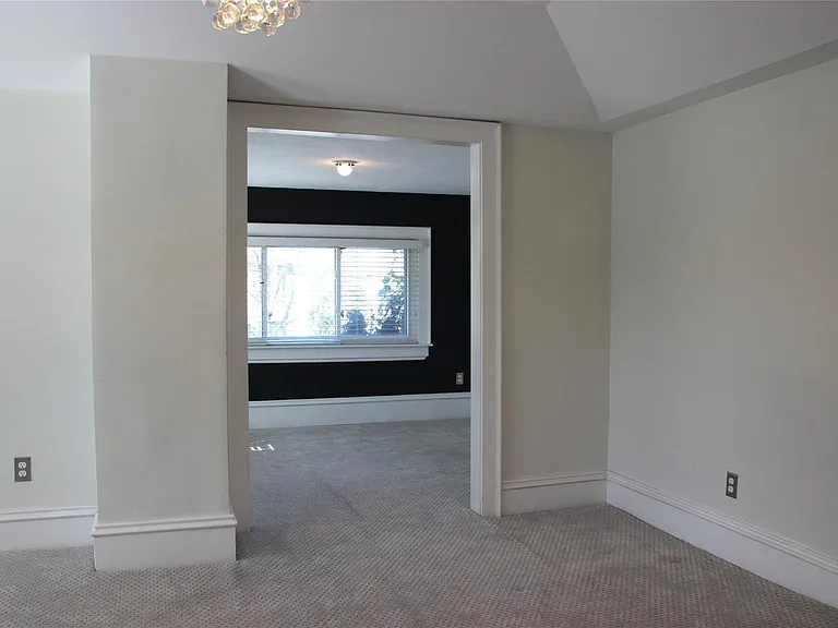 115 E Lincoln St — Photo 13
