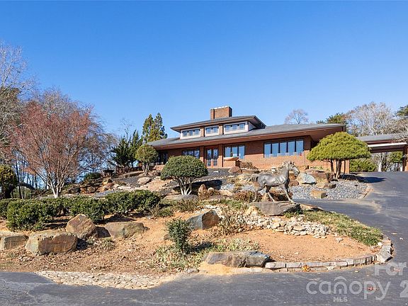 2nd image of 172 Tuckertown Rd