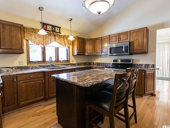 4th image of 15358 Briarwood Dr