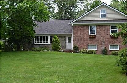 1st image of 14 Hillside Dr