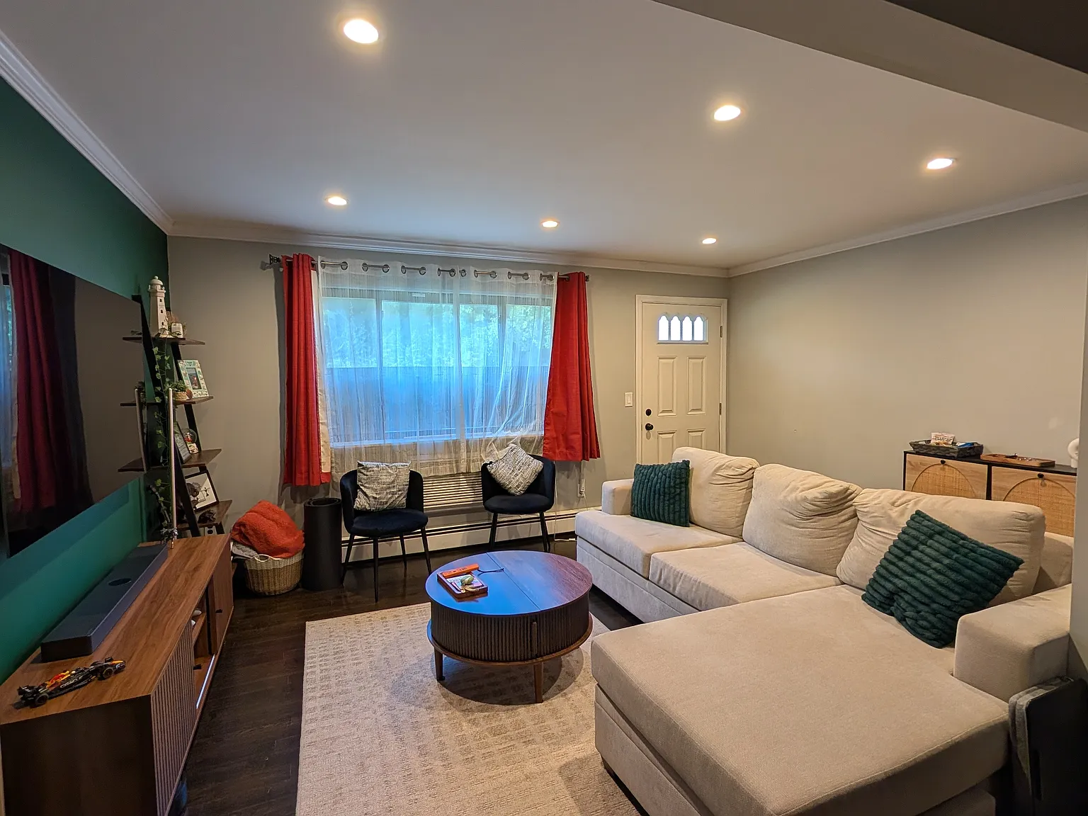 1 bed, 1000 sqft, $2,100 — Photo 3