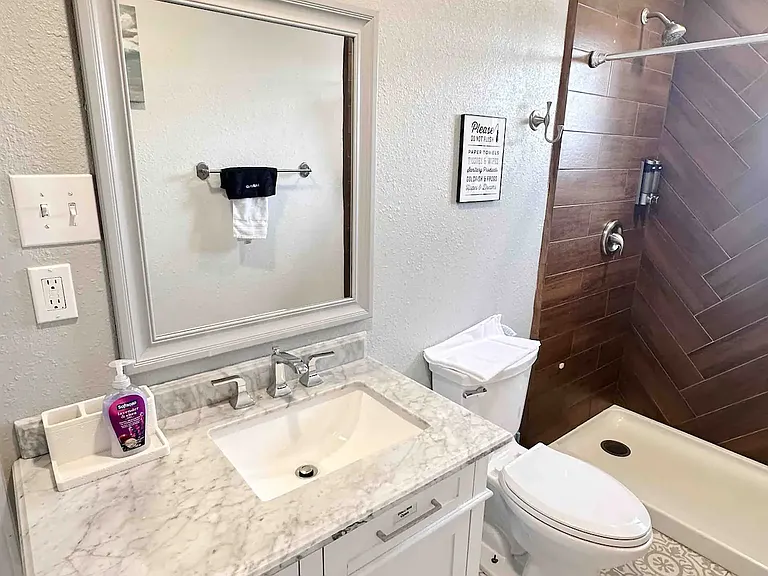 Full Bathroom