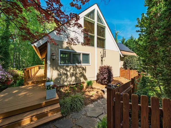 9904 Penny Rd, Raleigh, NC 27606