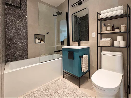Bathroom, photo 1