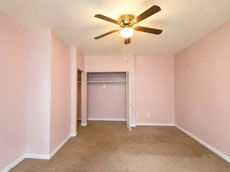208 1/2 E Cherry St #1 — Photo 2