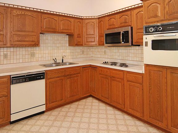 3rd image of 2605 Fernwood Ct
