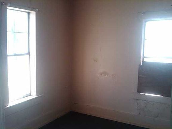 5th image of 1712 Newton St