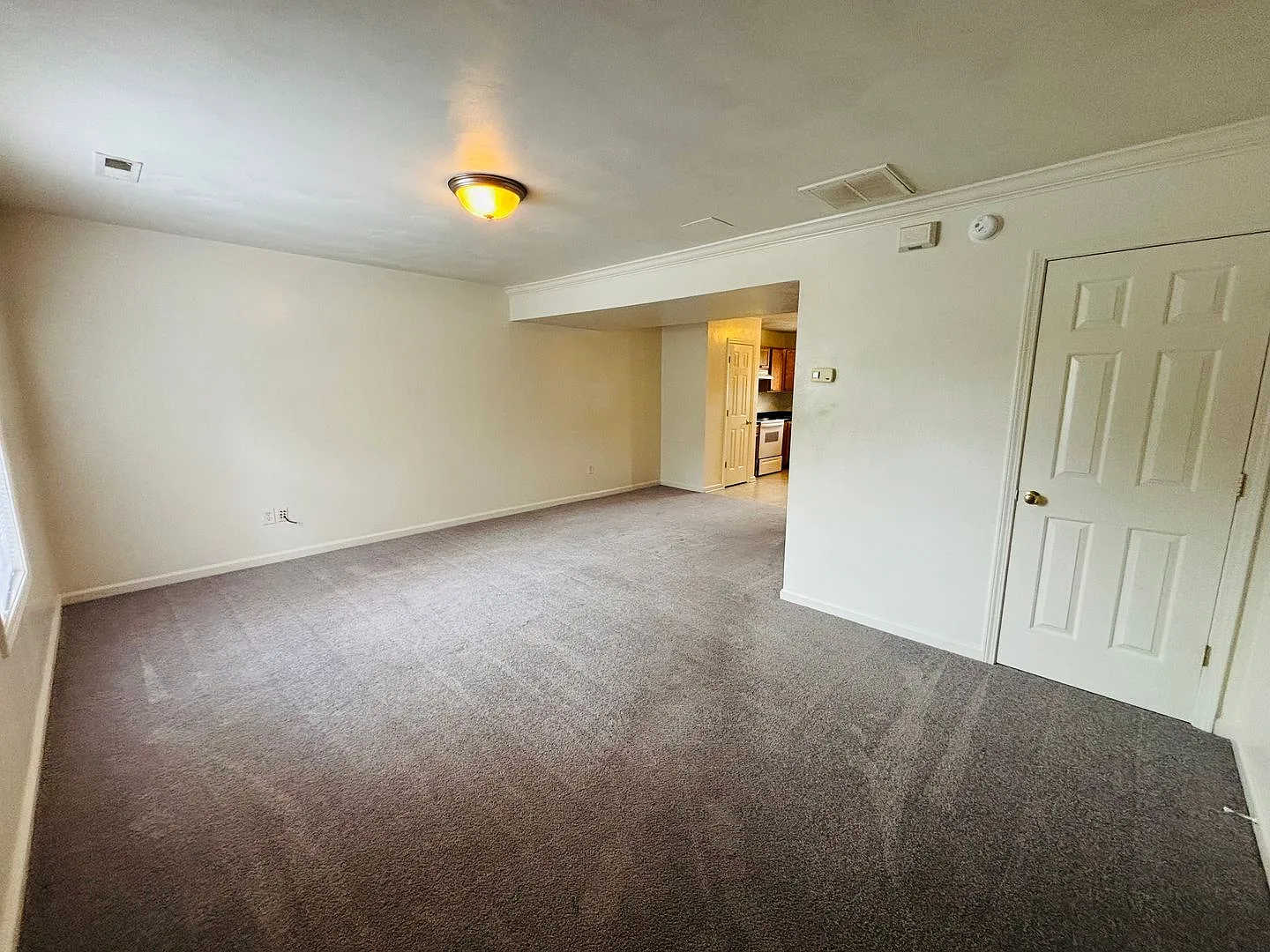 3 Bedroom 2.5 Bathroom Townhouse — Photo 4