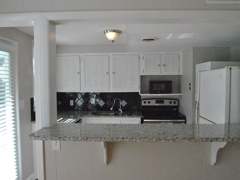 1038 Nichols Dr — Photo 10