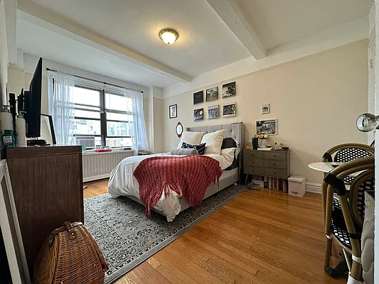 Rented by Green Home NY Realty LLC | media 8