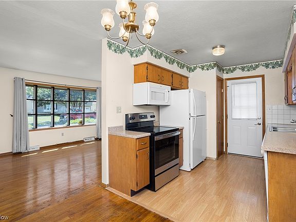 4th image of 13916 Starlite Dr