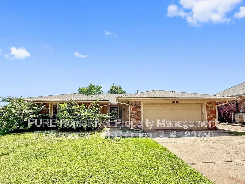 3 bed, 2.0 bath, 1913 sqft, $1,250 — Photo 1