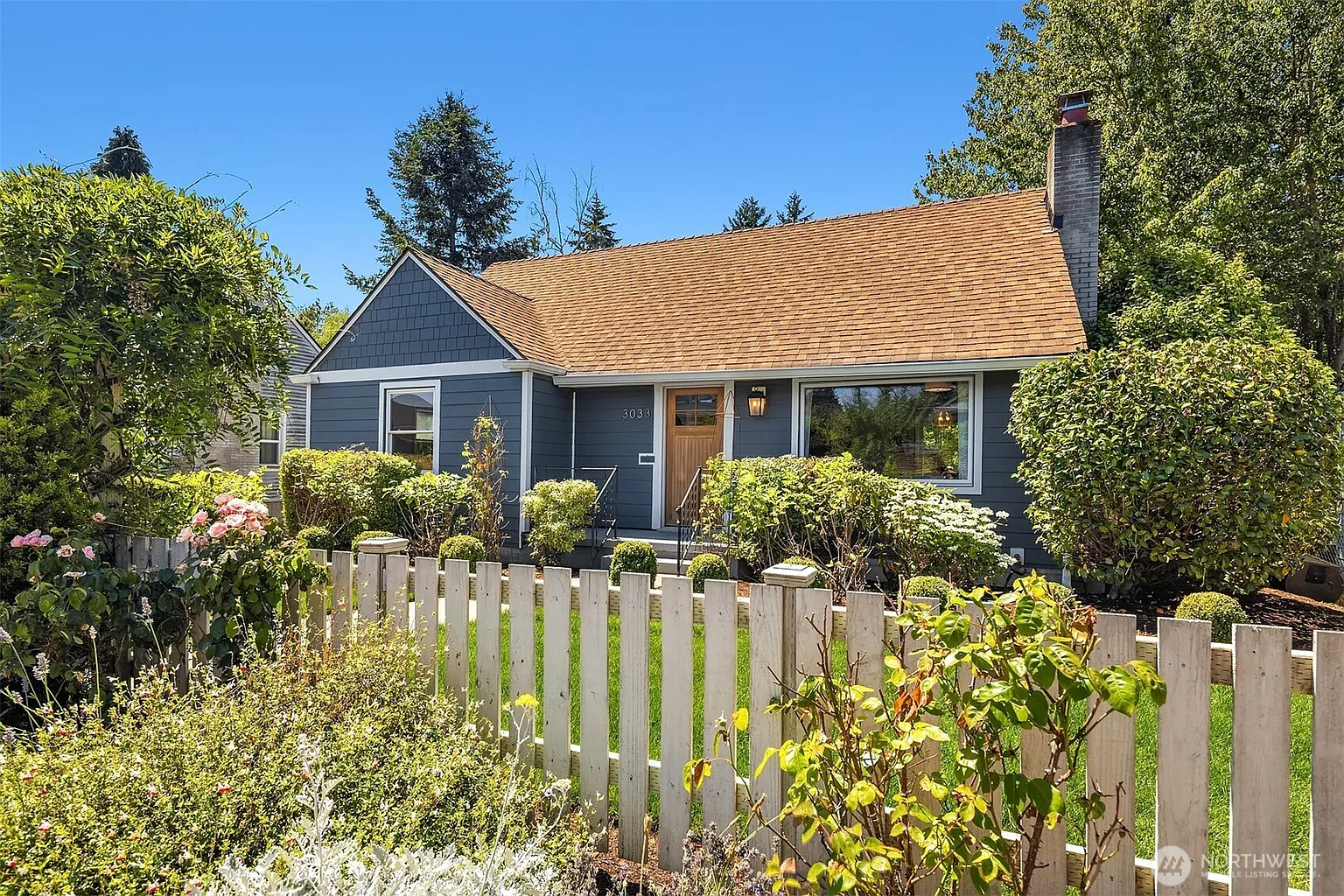 3033 48th Avenue SW photo 1