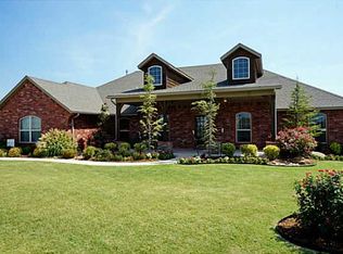 14816 Pepperwell Oaks Dr, Oklahoma City, OK 73165