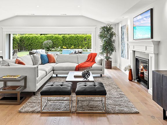 4th image of 5233 La Canada Blvd