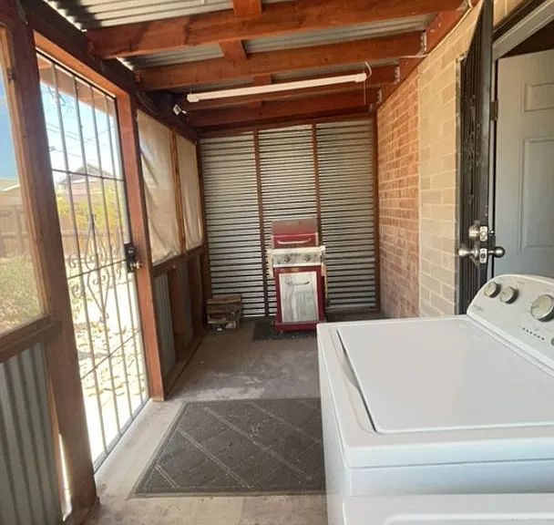 1150 E Waverly St — Photo 21