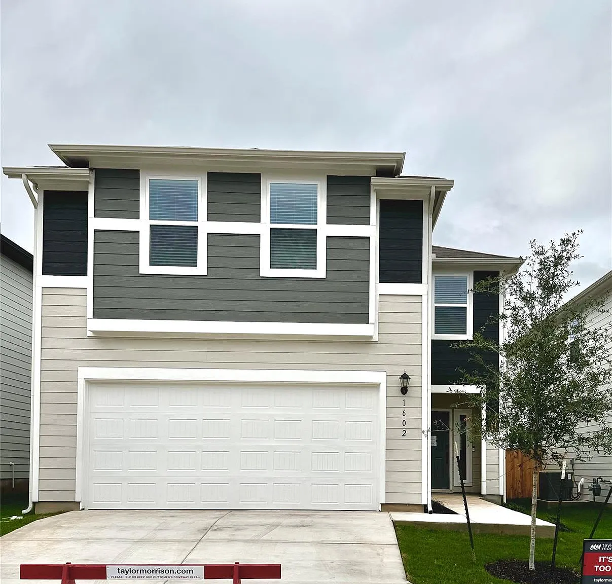 4 bed, 2.5 bath, 2053 sqft, $2,299 — Photo 3