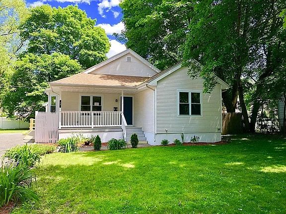 2nd image of 38 Intervale Rd