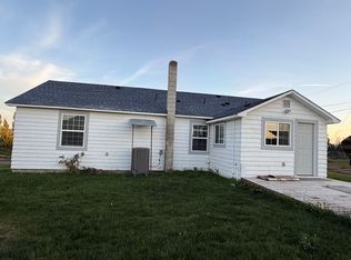 401 Lakes Ln, Selah, WA 98942