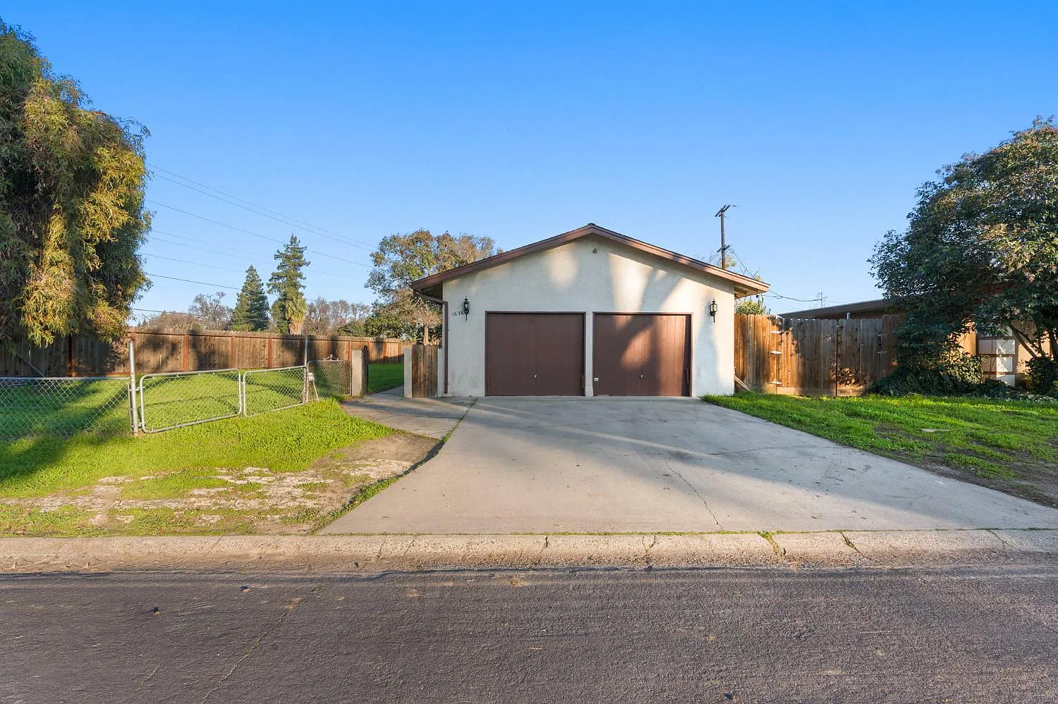 1636 Cameo Way photo 1