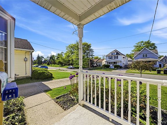 3rd image of 28 Linwood Ave