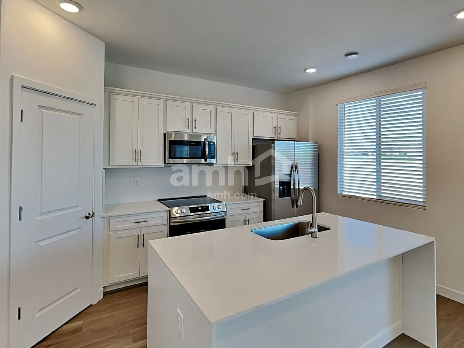 3 bed, 2.5 bath, 1646 sqft, $2,150 — Photo 4