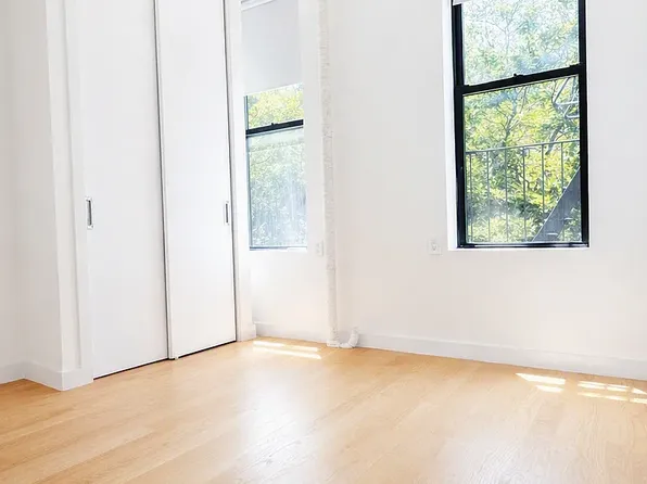 417 E 9th St, New York, NY