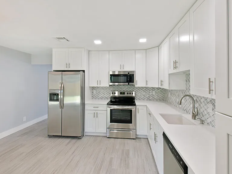 9128 Roan Ln — Photo 2