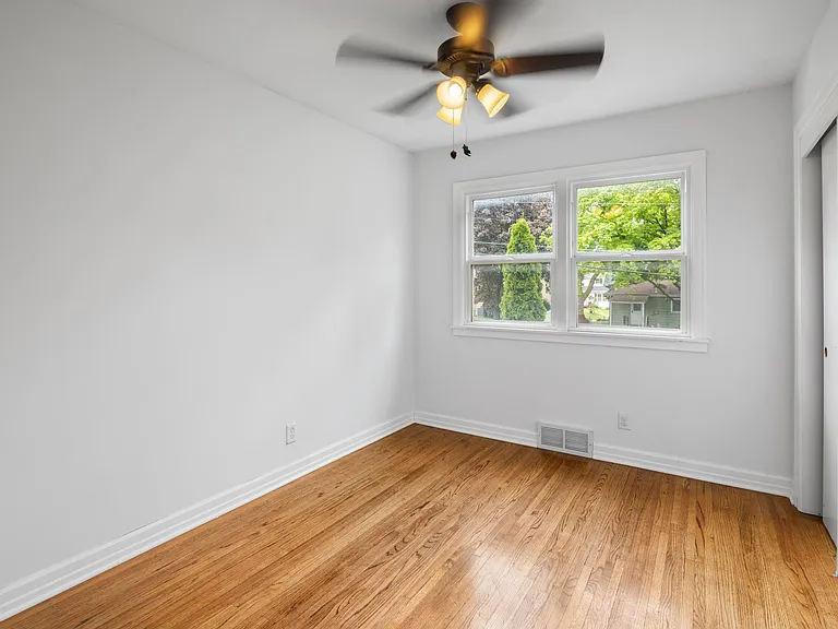 7917 Grover St — Photo 10