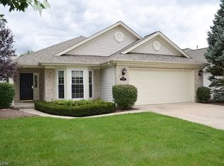 12378 Bristol Ln, Strongsville, OH
