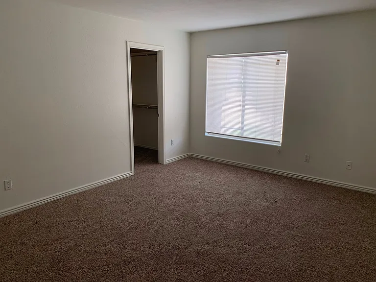43589 W Cowpath Rd — Photo 14
