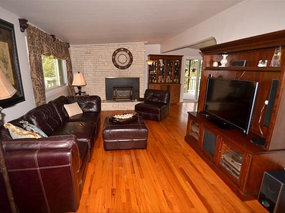 Living Rm & Fireplace