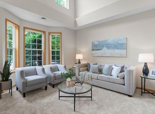 15382 Founders Ln, Apple Valley, MN 55124