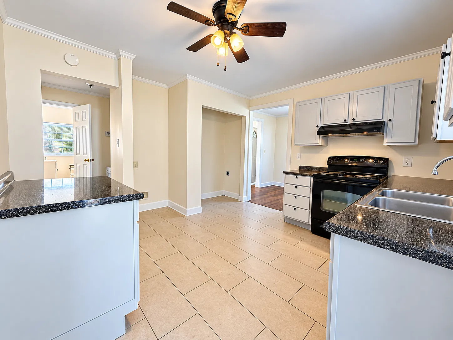 4612 Cromer Avenue - 1 — Photo 3