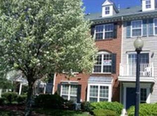 23 Mulberry St, Jersey City, NJ 07305