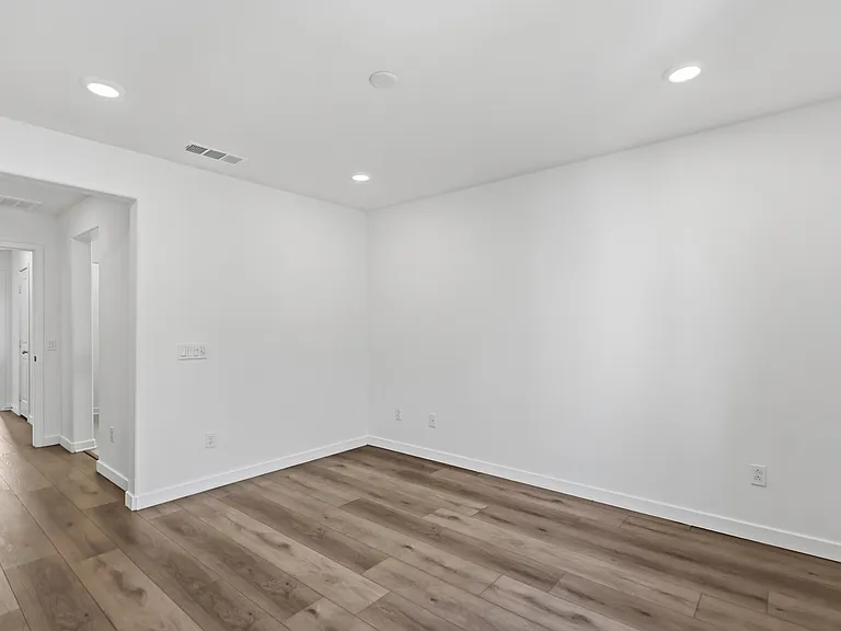 684 Panorama Ln — Photo 13