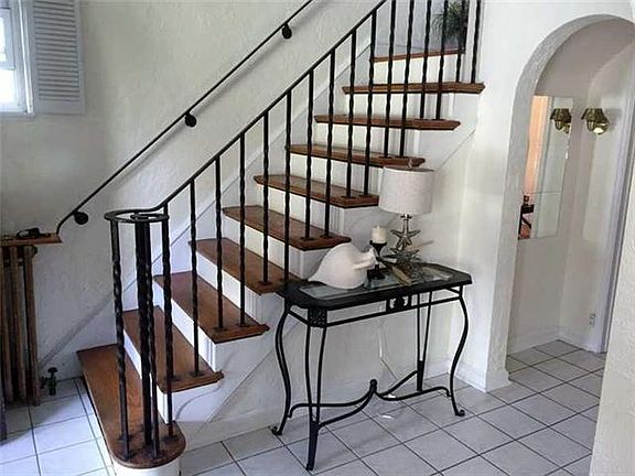 3rd image of 1149 Fawcett Ave
