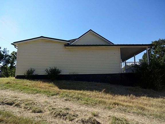 2nd image of 202 Railway Ln