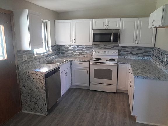 4th image of 2331 Zion St