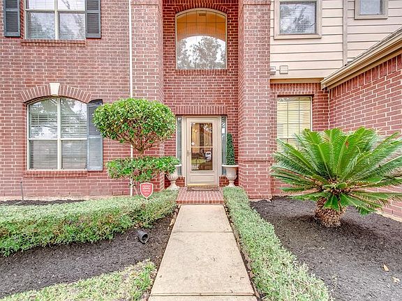 5th image of 16510 Cypress Waters Ct