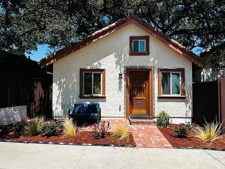 3901 Park Vista Pl — Photo 1